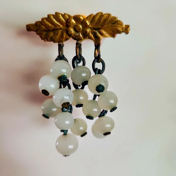 Vintage Mariam Haskell Gold Leaf Brooch with White Beads - Picture 4 of 6